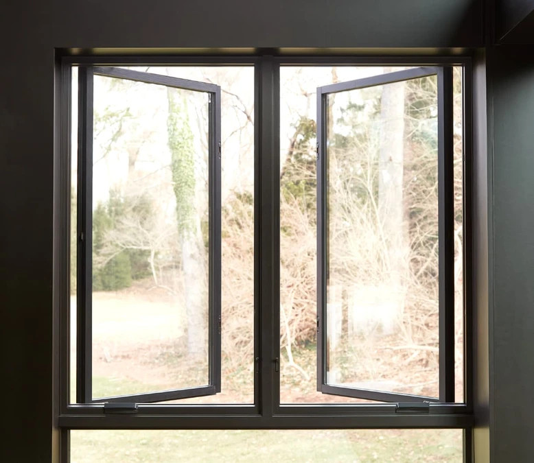 Medford Pella Reserve Contemporary Wood Window